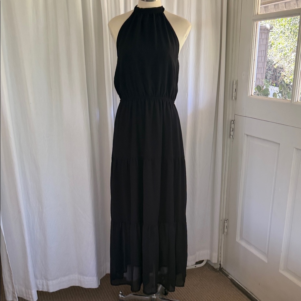 Elegant Black Halter Maxi Dress sz medium